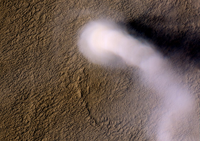 NASA's Mars Reconnaissance Orbiter captures dust devils