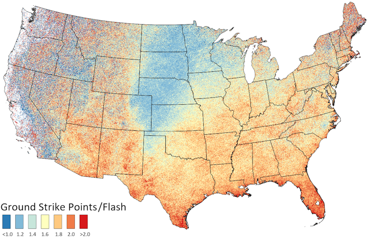 Average number of lightning strike points per flash in the U.S.