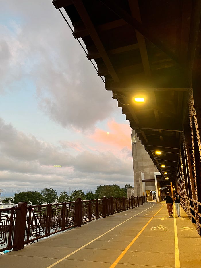 Running along Chicago's lakeshore trail